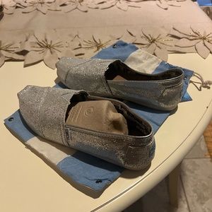 Girls’ Toms Loafers